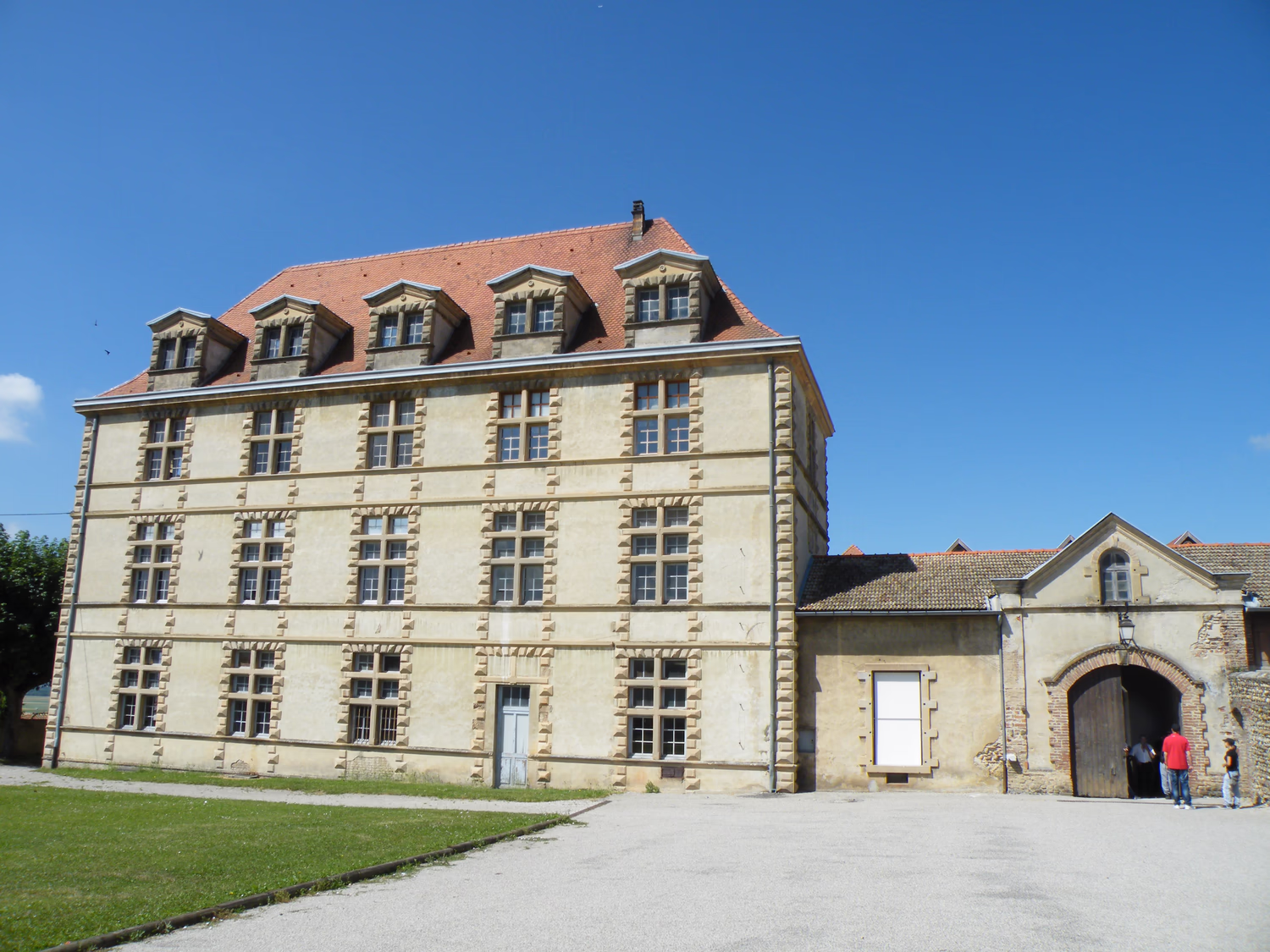 Façades Château de la Côte-Saint-André Louis XI