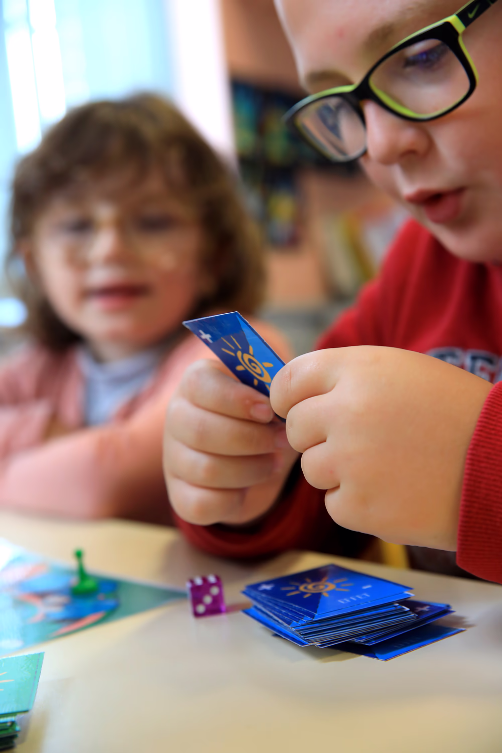 Challenge Planète Enfant Jouant